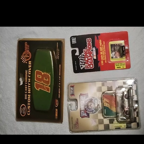 various Other - Racing Collectible Die-Cast Car Set